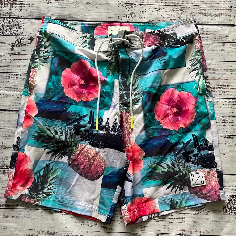 American Eagle swim/board shorts tropical print pineapples hibiscus pockets M